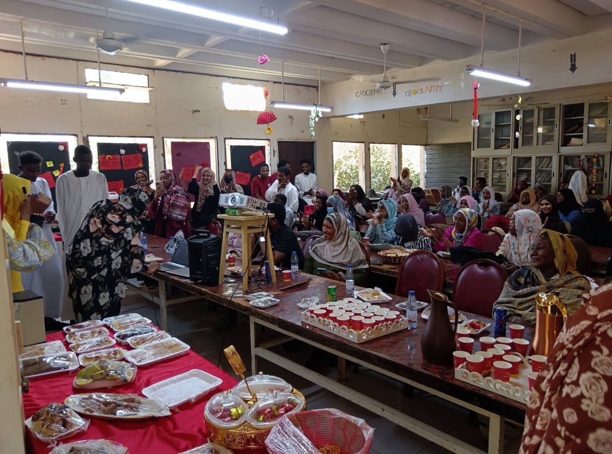 طلاب اللغة الصينية يستعيدون النشاط الثقافي 